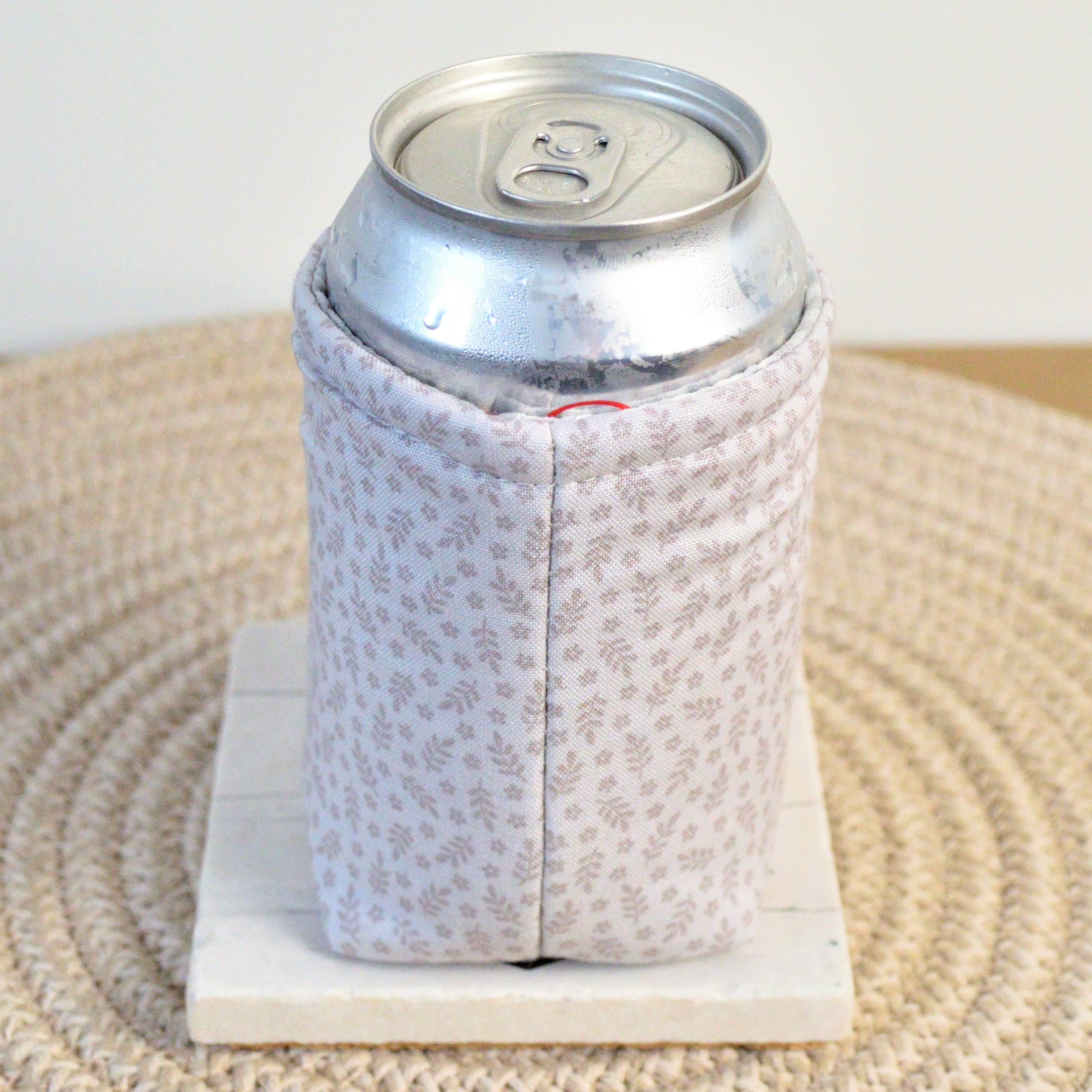 dove fern can koozie