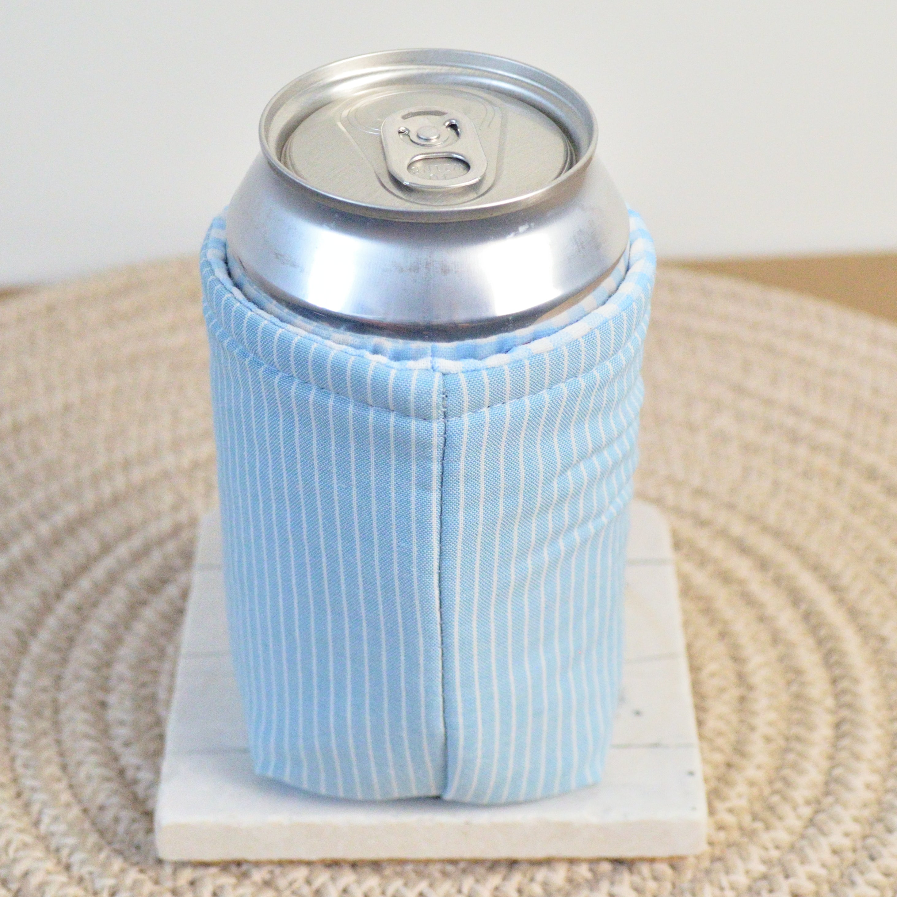 coastal stripe can koozie