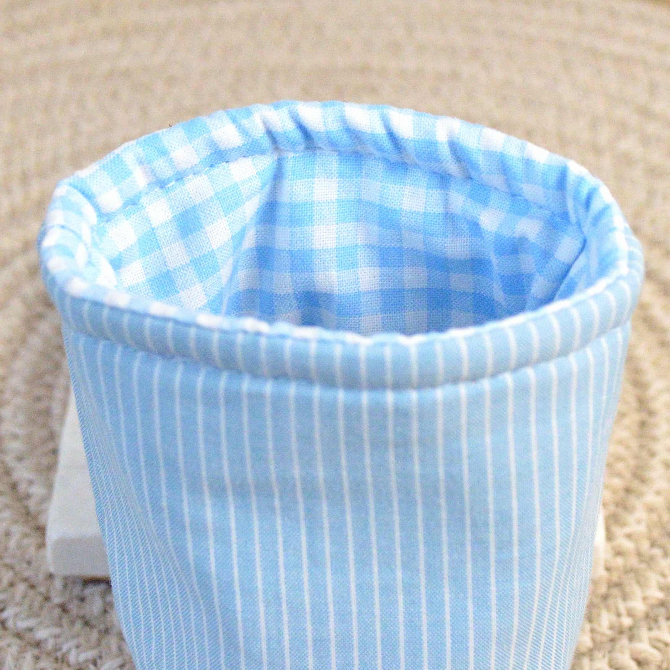 coastal stripe can koozie