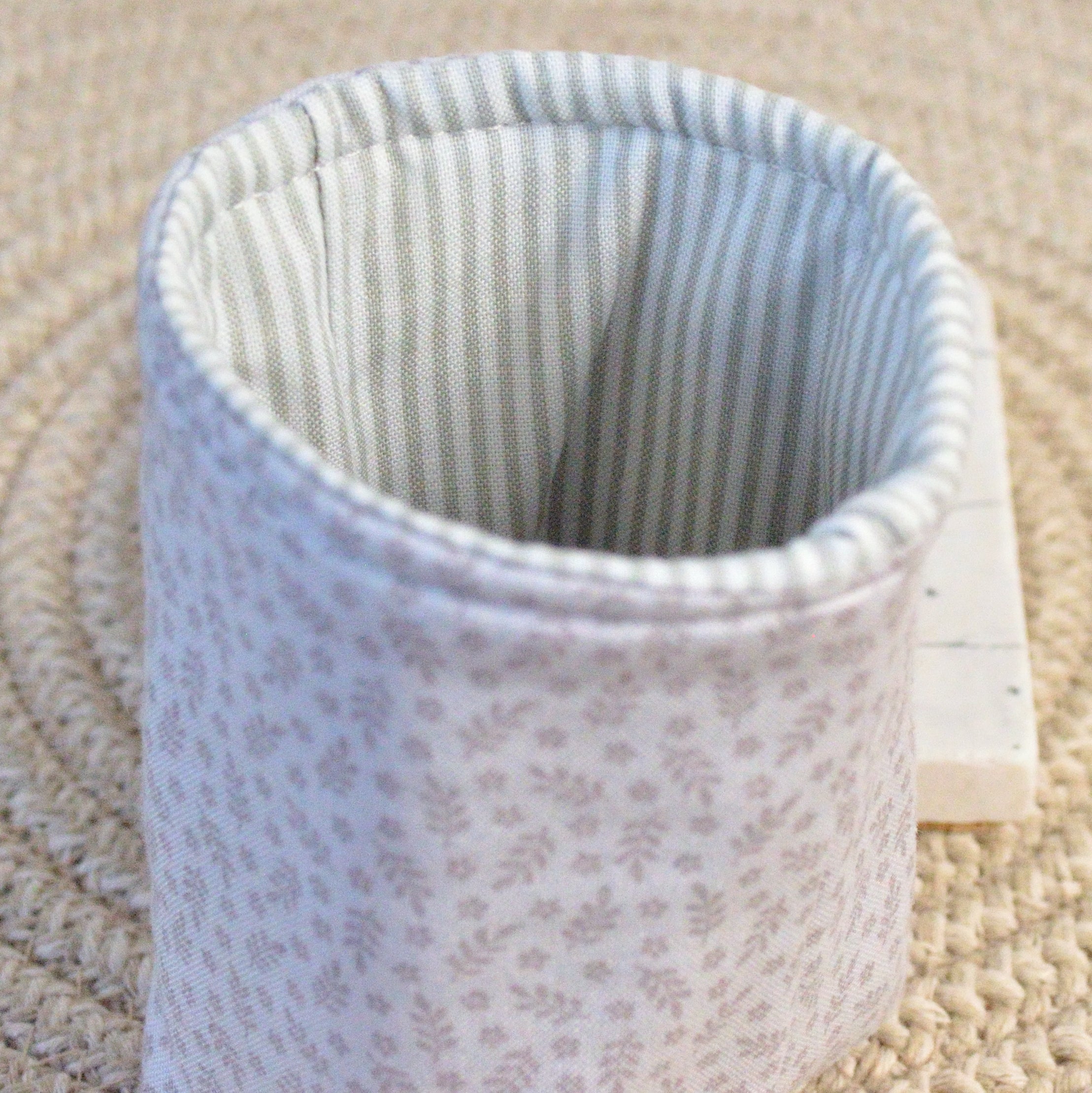 dove fern can koozie