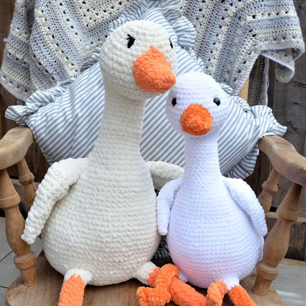 mama sofa goose